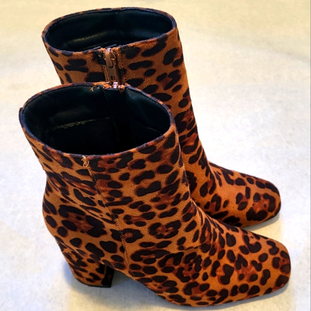 Ladies leopard print suede boots
